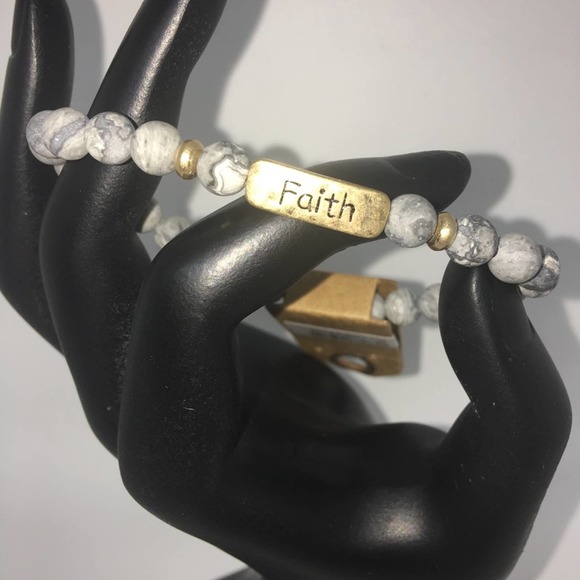 Etched “Faith” Inspirational Beaded Bracelet - Jet - Picture 2 of 7